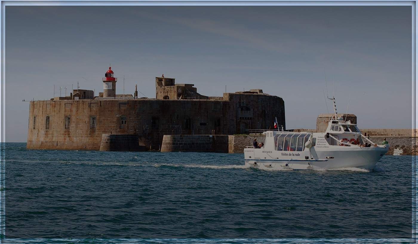 bateau à passagers en Rade de Cherbourg